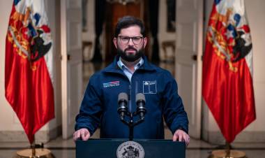BORIC DEFENDIÓ SU PROYECTO PARA CONDONAR LA DEUDA DE MILES DE UNIVERSITARIOS