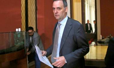 ADORNI PROVOCA Y ATE LO RETRUCA: "QUE LA PRUEBA DE IDONEIDAD SE LA TOMEN A LOS TROLLS DE LA VOCERÍA"