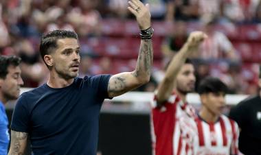 GAGO SE DESVINCULÓ DE CHIVAS PARA DIRIGIR A BOCA