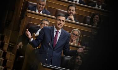 SÁNCHEZ PIDE DISCULPAS POR UN CASO DE CORRUPCIÓN QUE SALPICA AL GOBIERNO