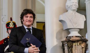 MILEI AJUSTA A LO MENEM: EL FINANCIAMIENTO EDUCATIVO CAYÓ 40 % EN 2024