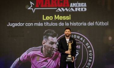 MESSI FUE CONDECORADO POR SER EL JUGADOR CON MÁS TÍTULOS DE LA HISTORIA