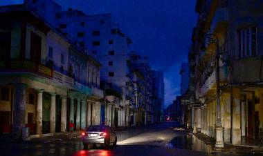 CUBA BUSCA RESTABLECER EL SISTEMA ELÉCTRICO ANTES DE LA LLEGADA DEL HURACÁN
