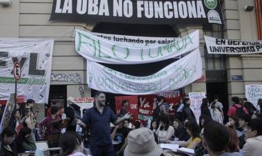 EL PARO UNIVERSITARIO SE CUMPLIÓ CON UN GRAN ACATAMIENTO EN TODO EL PAÍS