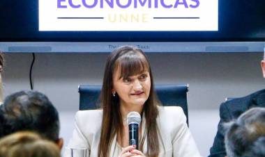 LA VICEGOBERNADORA SCHNEIDER ACOMPAÑÓ LA APERTURA DE LAS 13° JORNADAS TRIBUTARIAS DEL NEA