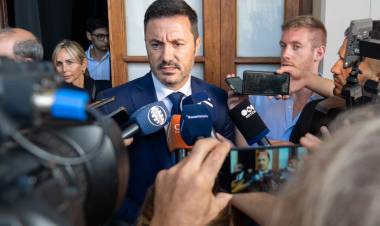 "FALKLANDS": EN EL GOBIERNO SE PASAN LA PELOTA PARA ELUDIR LA RESPOSABILIDAD POR EL COMUNICADO DE CANCILLERÍA
