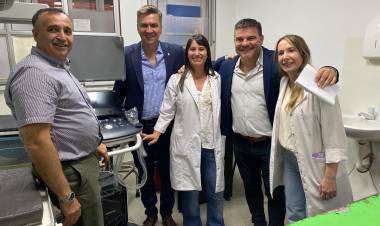 EL GOBERNADOR ZDERO INAUGURÓ REFACCIONES DEL SERVICIO DE NEONATOLOGÍA DEL HOSPITAL PERRANDO