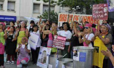 RONDA DE OLLAS VACÍAS PARA DENUNCIAR LA GRAVE SITUACIÓN SOCIAL Y DESTACAR EL TRABAJO COMUNITARIO