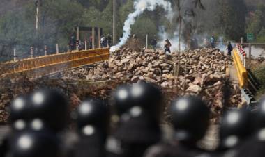 BOLIVIA: LA POLICÍA REPRIME Y LEVANTA ALGUNOS BLOQUEOS DE SEGUIDORES DE EVO MORALES