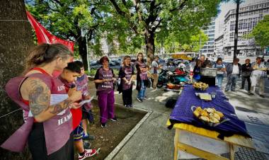 CONTRA EL HAMBRE Y POR EL DERECHO DE LAS NIÑECES