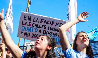 LA LUCHA UNIVERSITARIA SIGUE EN TODO EL PAÍS