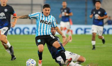 JUANFER QUINTERO SIGUE EN ESTADO DE GRACIA Y RACING LO DISFRUTA