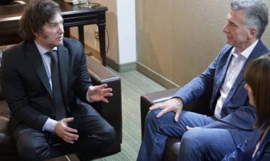 MAURICIO MACRI Y JAVIER MILEI, UNIDOS POR EL FESTEJO DEL FALLO PROSCRIPTIVO DE CASACIÓN