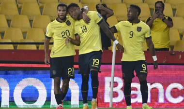 ELIMINATORIAS SUDAMERICANAS: ECUADOR SE FLOREÓ EN GUAYAQUIL