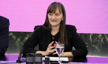 LA VICEGOBERNADORA SCHNEIDER ENCABEZÓ EL TALLER DE CONCIENTIZACIÓN Y PREVENCIÓN DE LA VIOLENCIA CONTRA LA MUJER