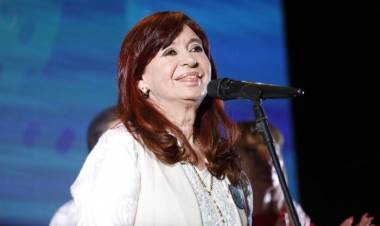ELECCIONES EN URUGUAY: CRISTINA KIRCHNER CELEBRÓ LA ELECCIÓN DE YAMANDÚ ORSI