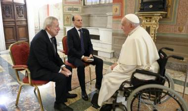 NINGUNEO OFICIAL A LA AUDIENCIA DEL PAPA
