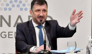PARA SALVAR A KUEIDER, EL OFICIALISMO PIDIÓ TRATAR LA SUSPENSIÓN DE PARRILLI 