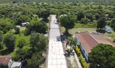EL GOBIERNO PROVINCIAL EJECUTA CUADRAS DE PAVIMENTO URBANO EN LA LOCALIDAD DE COTE LAI