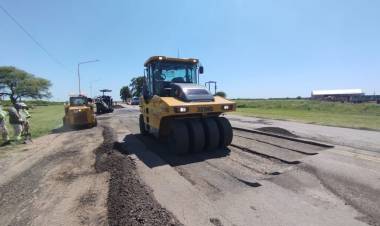EL GOBIERNO PROVINCIAL TRABAJA EN EL MEJORAMIENTO DE LA RUTA 95 JUNTO A VIALIDAD NACIONAL