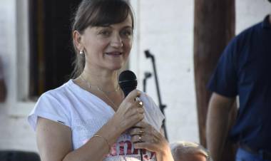 LA VICEGOBERNADORA SCHNEIDER VISITÓ MESÓN DE FIERRO PARA FORTALECER EL VÍNCULO CON LA COMUNIDAD Y RESPONDER A SUS NECESIDADES