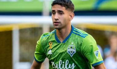SAN LORENZO FICHÓ A EMANUEL CECCHINI Y ES SU PRIMER REFUERZO 