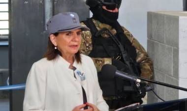 "BULLRICH CAMBIÓ CADA CUATRO O CINCO AÑOS DE PARTIDO"