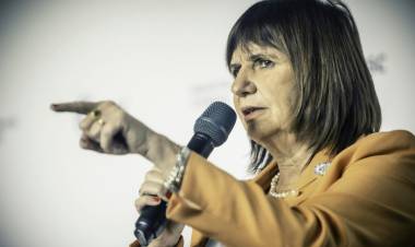 BULLRICH ABRE FUEGO CONTRA MADURO POR EL GENDARME DETENIDO