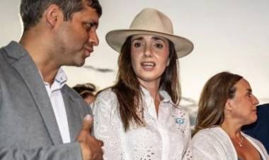 CON BAJO PERFIL Y CAUTIVA DE LA INTERNA, VICTORIA VILLARRUEL PASÓ POR JESÚS MARÍA