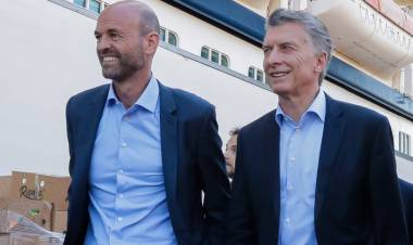 MAURICIO MACRI HACE CONTROL DE DAÑOS PARA NO QUEDARSE SOLO