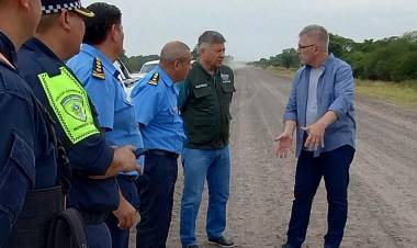 DEFENSAS DEL ÁREA METROPOLITANA: EL GOBIERNO PROVINCIAL INICIÓ UN PLAN PREVENTIVO DEL TRÁNSITO PESADO POR LOS TERRAPLENES”
