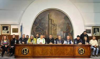 LA CGT Y LAS DOS CTA CONFIRMARON SU PARTICIPACIÓN EN LA MARCHA ANTIFASCISTA