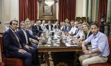 EL GOBIERNO INSISTE EN TRATAR LA SUSPENSIÓN DE LAS PASO, AUNQUE AÚN NO TIENE LOS VOTOS