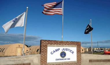 TRUMP USARÁ LA BASE DE GUANTÁNAMO PARA RETENER A 30.000 MIGRANTES SIN PAPELES