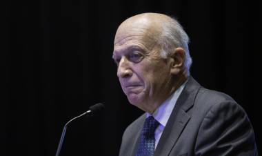 CASAL LE PIDIÓ A LA CORTE QUE SUSPENDA EL FALLO QUE BENEFICIARÍA A MACRI EN LA CAUSA CORREO