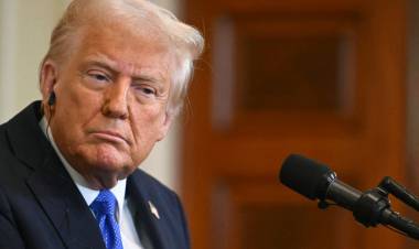TRUMP BLOQUEA LA AYUDA FINANCIERA A SUDÁFRICA