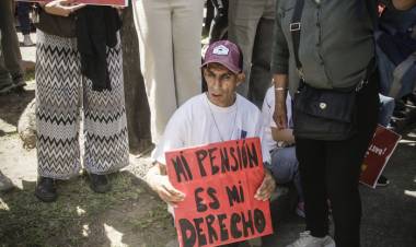 CON LA EXCUSA DE LAS AUDITORÍAS, AVANZA EL AJUSTE EN DISCAPACIDAD 