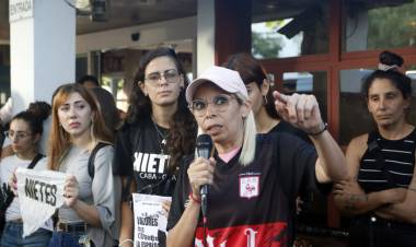 "FUE UNA DECISIÓN POLÍTICA: SE CENSURA O SE REPRIME"