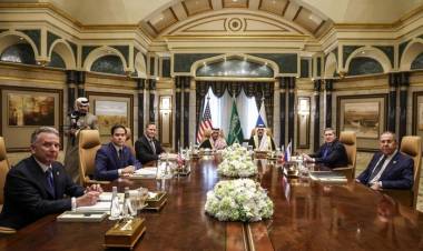 RUSIA Y ESTADOS UNIDOS ACORDARON AVANZAR HACIA EL FIN DE LA GUERRA EN UCRANIA