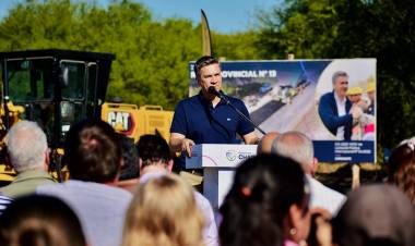 EL GOBERNADOR ZDERO INICIÓ LA PAVIMENTACIÓN DE LA RUTA PROVINCIAL Nº13 QUE CONECTARÁ COTE LAI CON CHARADAI