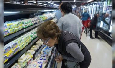MENOS COMPRAS, CAMBIOS DE HÁBITO Y MAYOR OPTIMISMO EN CONSUMIDORES PARA 2025