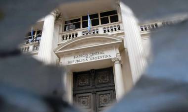 CAYÓ FUERTE LA COMPRA DE DÓLARES POR PARTE DEL BCRA Y BAJARON LAS RESERVAS
