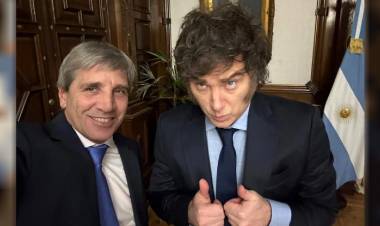“EL PRESIDENTE SE RECIBIÓ DE LÍDER”: LUIS CAPUTO ELOGIÓ EL DISCURSO DE MILEI EN LA ASAMBLEA LEGISLATIVA