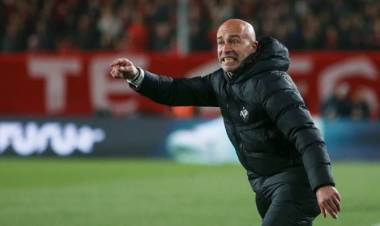 SEBASTIÁN DOMÍNGUEZ DEJÓ DE SER EL DT DE VÉLEZ: SEBASTIÁN MÉNDEZ PICA EN PUNTA PARA REEMPLAZARLO