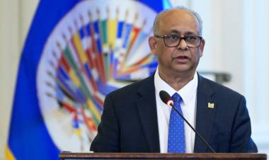 EL SURINAMÉS ALBERT RAMDIN SE PERFILA COMO EL SUCESOR DE LUIS ALMAGRO EN LA OEA