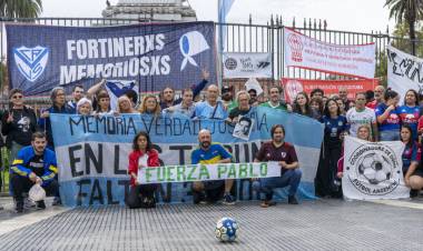 MIEMBROS DE LA COORDINADORA DDHH DEL FÚTBOL MARCHARON EN PLAZA DE MAYO 