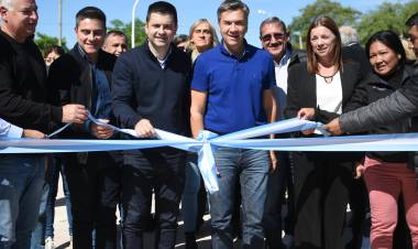 SÁENZ PEÑA: EL GOBERNADOR ZDERO INAUGURÓ HOY NUEVAS CUADRAS DE PAVIMENTO CON DESAGÜES E ILUMINACIÓN