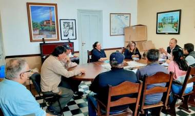 MUNICIPALIDAD DE VILLA ÁNGELA: EL INTENDENTE ADALBERTO PAPP DESTACÓ LA APROBACIÓN DE 12 NUEVAS CUADRAS DE PAVIMENTO Y SOLICITÓ AL C0NCEJO AGILIZAR LOS DEMÁS PROYECTOS 