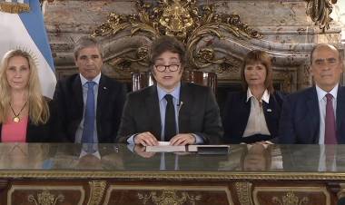 EN MEDIO DE LA INCERTIDUMBRE CAMBIARIA, MILEI RECIBE AL SECRETARIO DEL TESORO DE ESTADOS UNIDOS