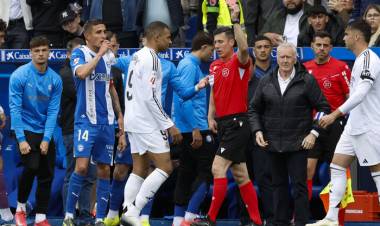 LIGA PROFESIONAL: REAL MADRID BATIÓ AL ALAVÉS, PERO PERDIÓ A MBAPPÉ